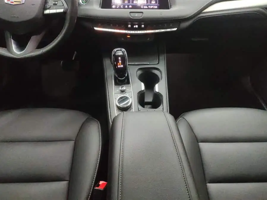 Cadillac XT4 2020 Facelift 28T FWD Premium