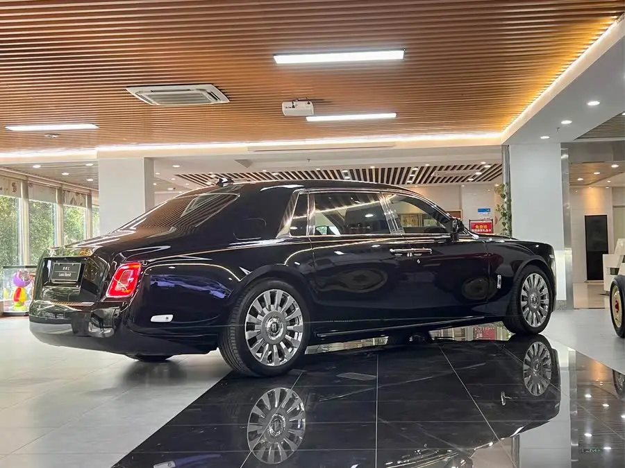 Phantom 2018 6.7T Long Wheelbase Version