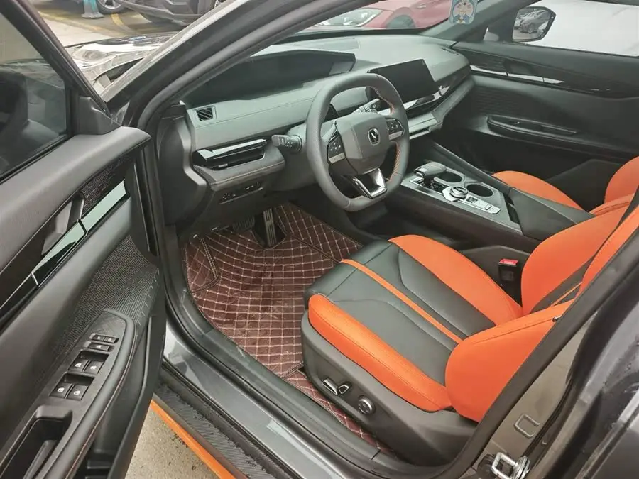 شانجان UNI-V 2023 1.5T الإصدار المتميز