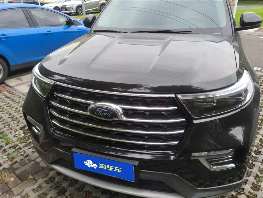 مستكشف 2020 إيكوبوست 285 نسخة الدفع الرباعي ذات الطراز المتميز 7 مقاعد