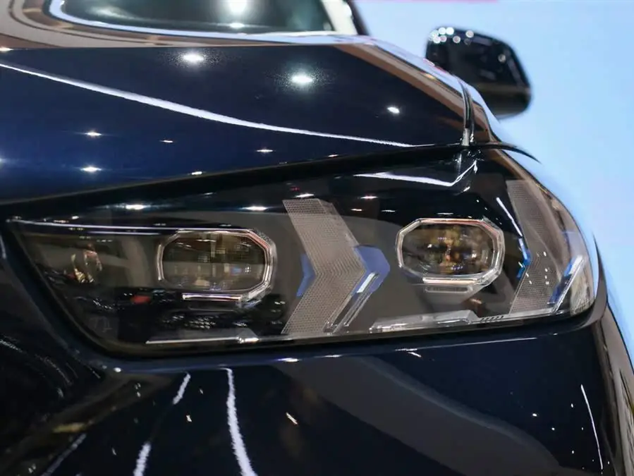 BMW X5 2023 xDrive 40Li M Sport Package