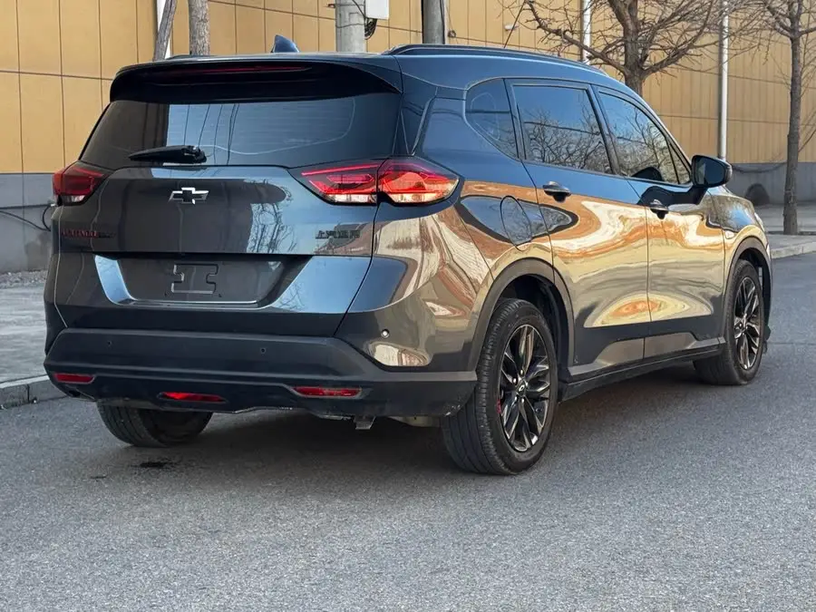 Wuling Hongguang Plus 2020 Light Hybrid 530T Automatic Enjoyable Version (5+2 Seats)