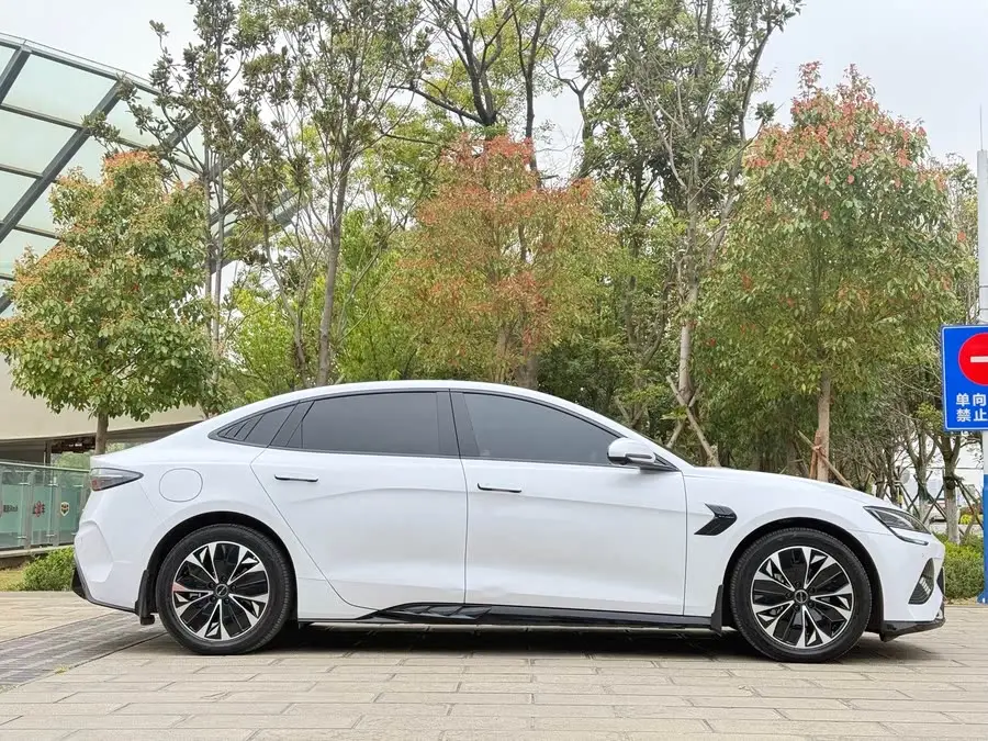 Seal 2023 Champion Edition 700km Premium