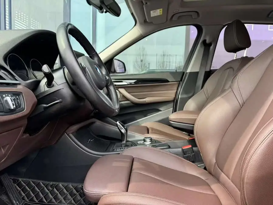 بي إم دبليو X1 2022 sDrive25Li الإصدار الرائد