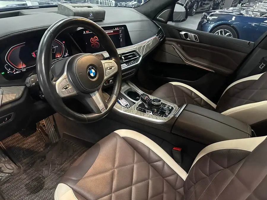 BMW X5 2022 xDrive 40Li M Sport Package