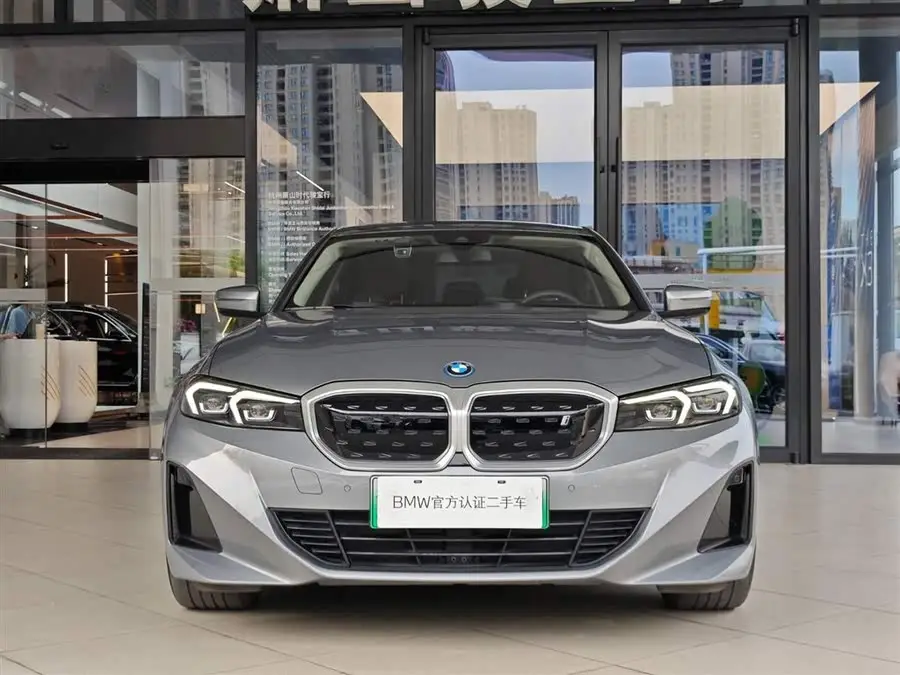 بي إم دبليو i3 2022 eDrive 35 L