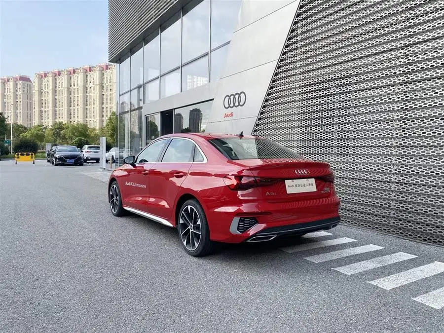 أودي A3 2023 طراز مُعدل A3L ليموزين 35 TFSI إصدار رياضي عصري