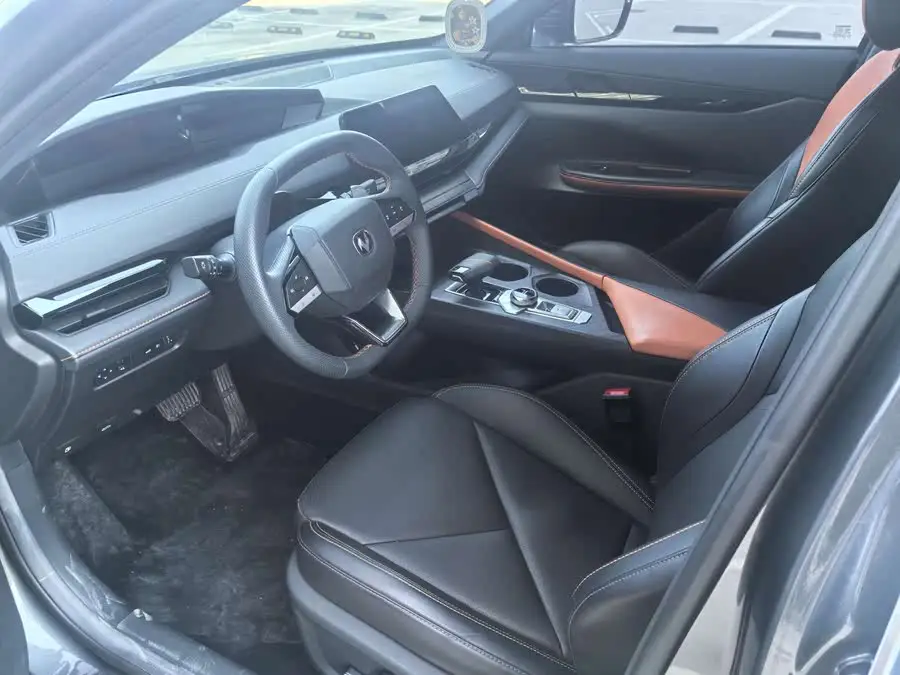 شانجان UNI-V 2022 1.5T التميز