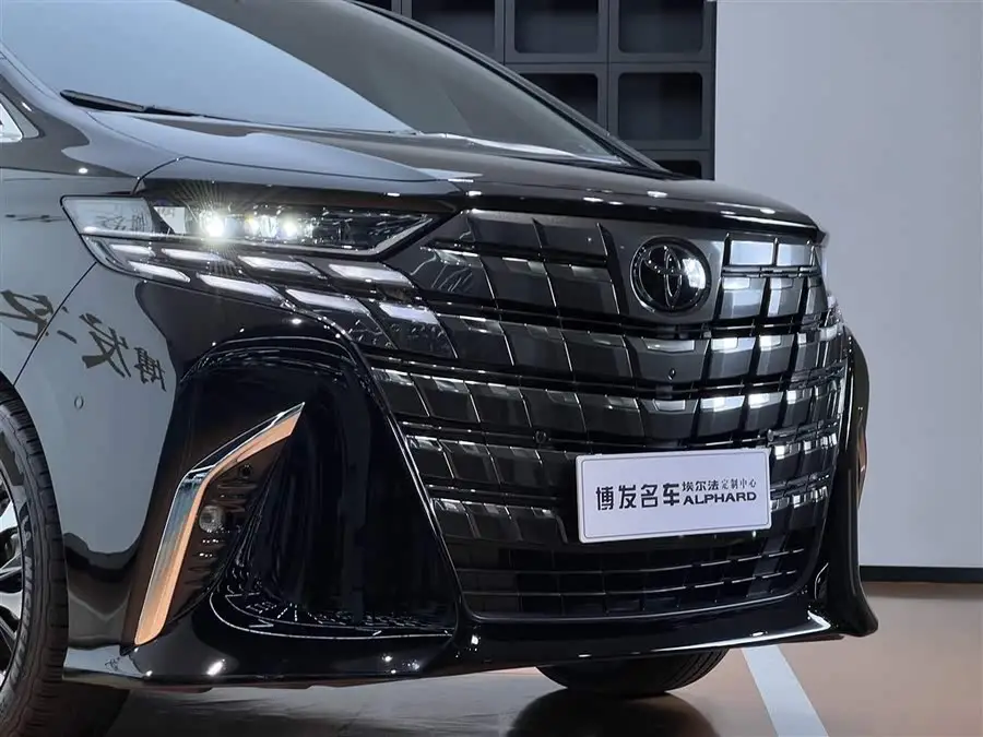 ألفارد 2024 بمحرك مزدوج سعة 2.5 لتر نسخة فاخرة