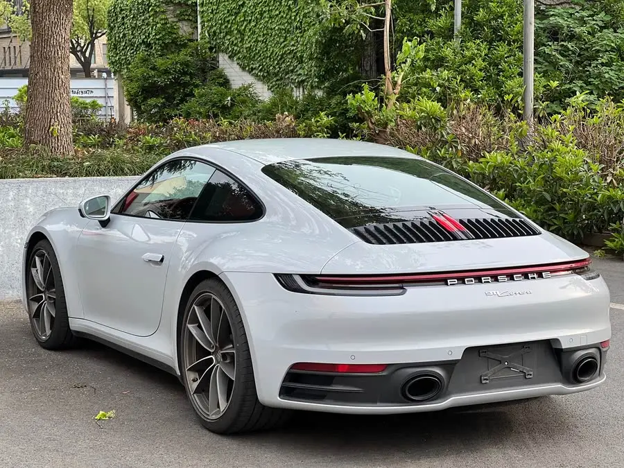 بورش 911 2023 كاريرا 3.0T
