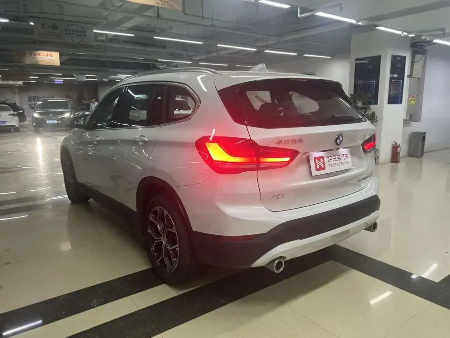 بي إم دبليو X1 2022 sDrive25Li إصدار رائد