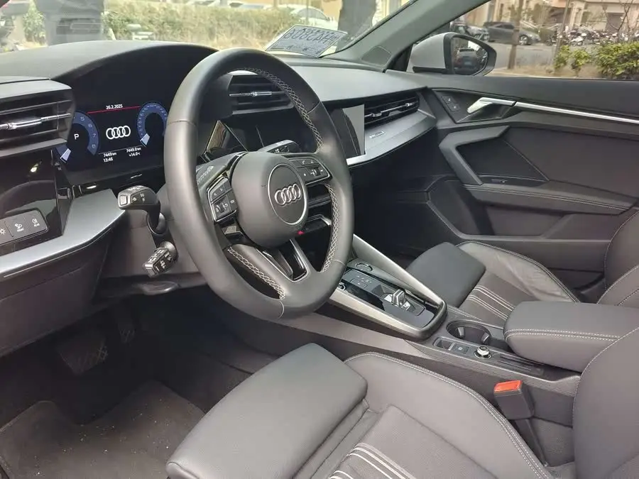 أودي A3 2024 A3L ليموزين 35 TFSI طراز رياضي أنيق