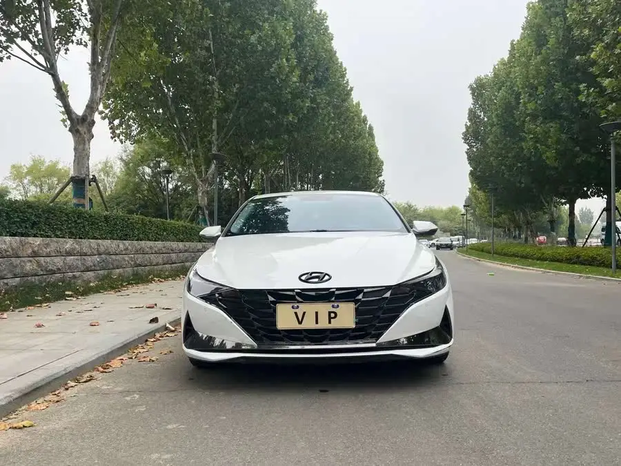 إلنترا 2021 1.5 لتر CVT LUX النسخة الممتازة