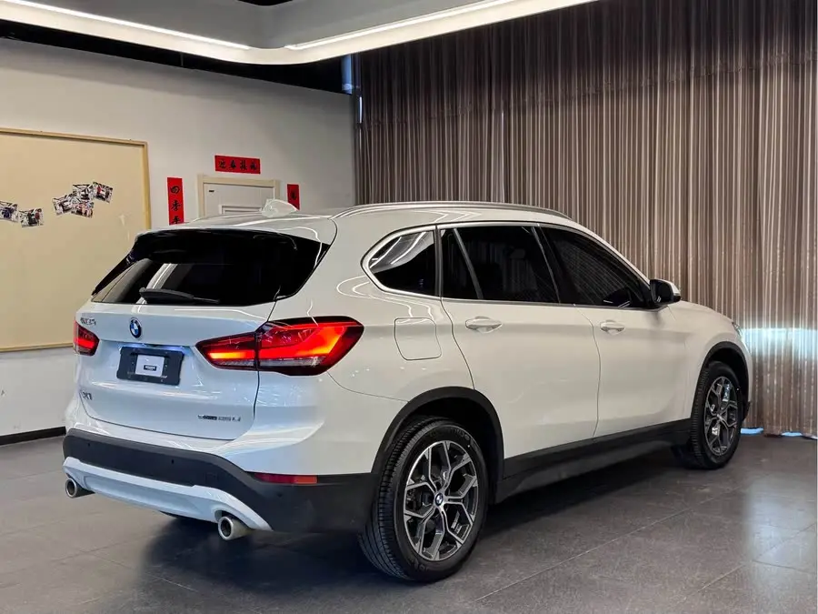 بي إم دبليو X1 2022 sDrive25Li الطراز الرائد