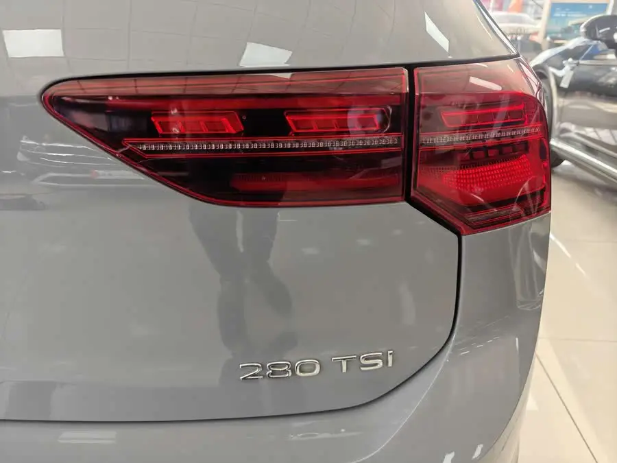 Golf 2023 Model Updated 280TSI DSG R-Line