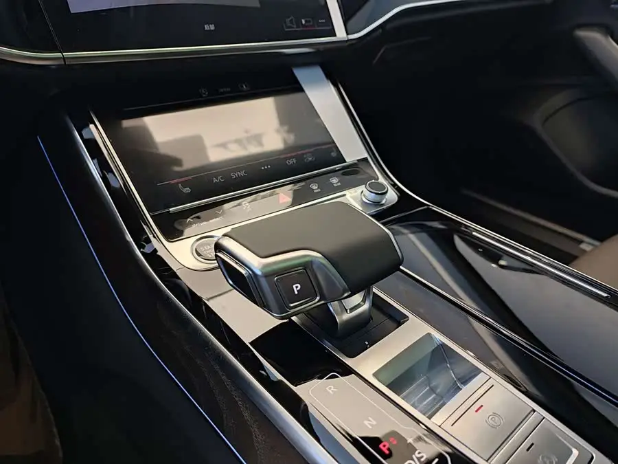 أودي A8 2025 A8L 45 TFSI quattro الفاخرة