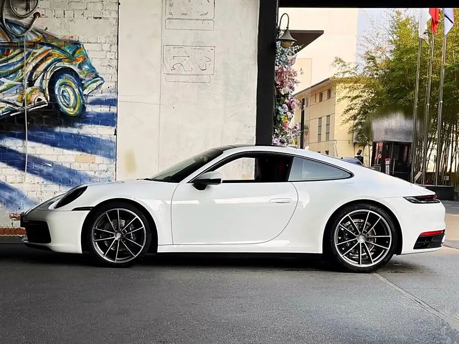 بورش 911 2023 كاريرا 3.0T