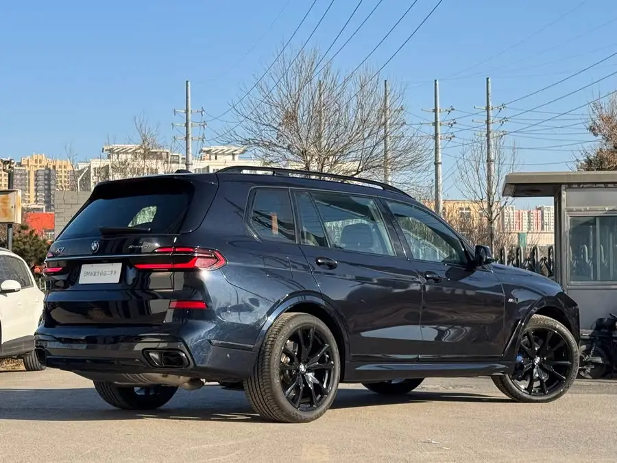 بي إم دبليو X7 2023 xDrive40i حزمة M الرياضية التنفيذية