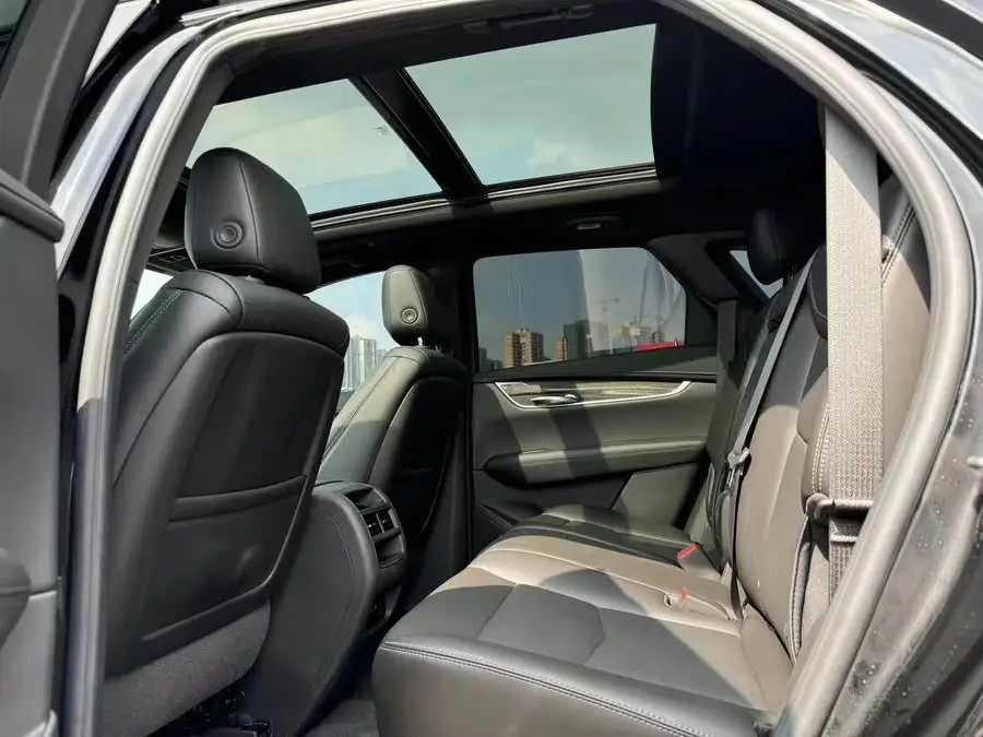 Cadillac XT5 2022 2.0T AWD Luxury (Hummingbird Edition)