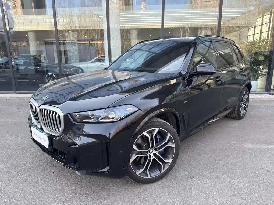 بي إم دبليو X5 2023 xDrive 40Li حزمة M الرياضية الليلية الحصرية
