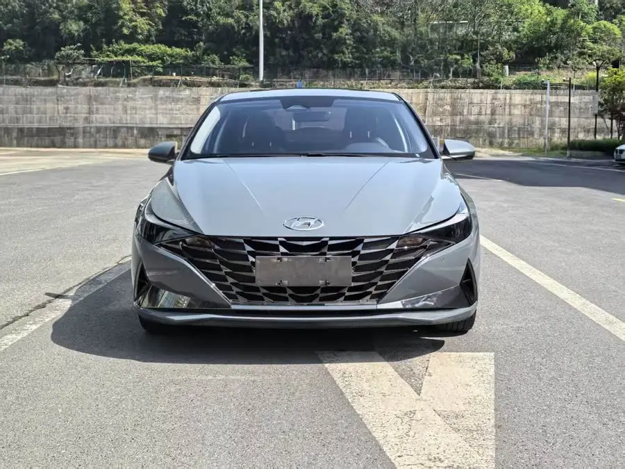 Elantra 2022 1.5L CVT LUX Premium
