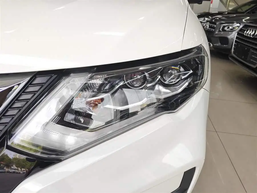 2021 نيسان إكس-تريل 2.0 لتر CVT 2WD XL Premium الإصدار التذكاري