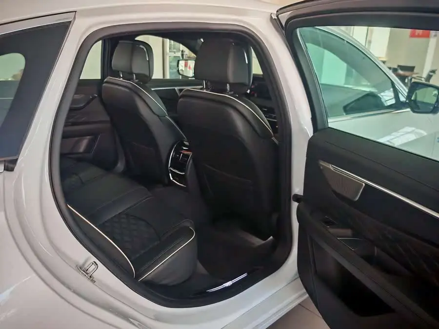 كاديلاك CT6 2023 28T بلاتينيوم