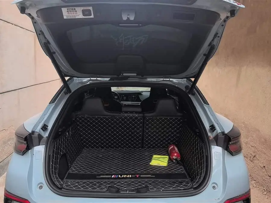 تشانجان UNI-T 2022 طراز 2.0T نسخة رياضية نوع الملاحة
