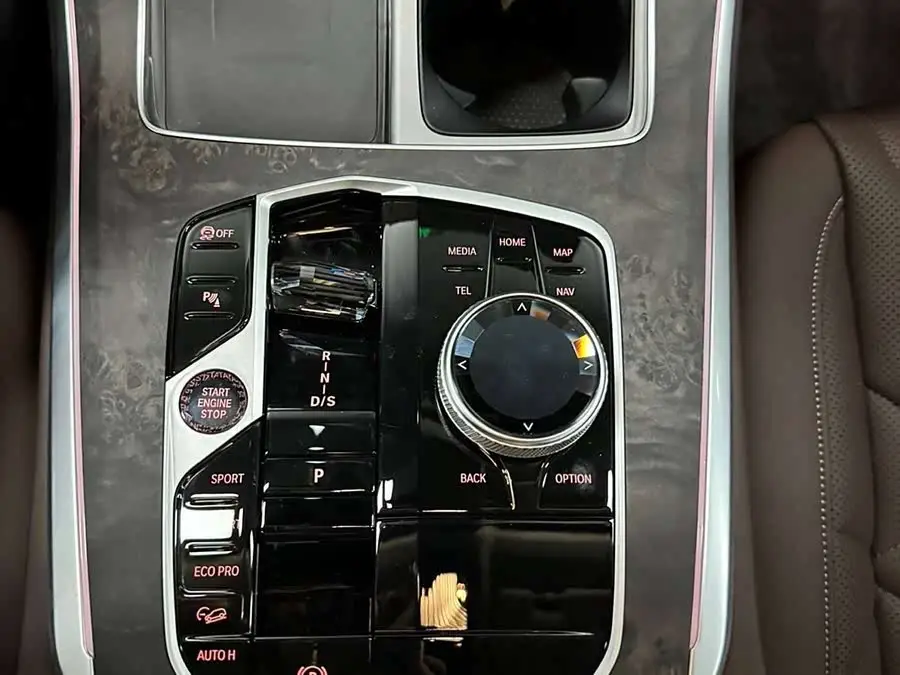 بي إم دبليو X5 2023 xDrive 30Li الفاخرة M حزمة رياضية ليلية