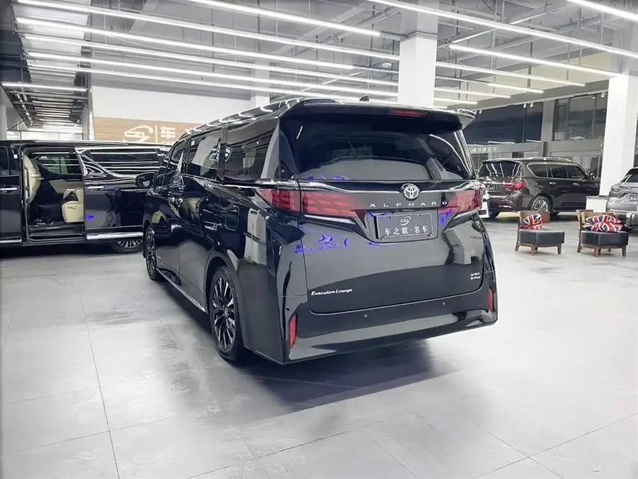 ألفارد 2024 هايبرد 2.5 لتر إصدار بريميوم