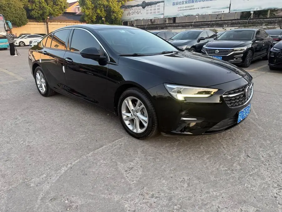 بيوك ريجال 2021 552T النخبة