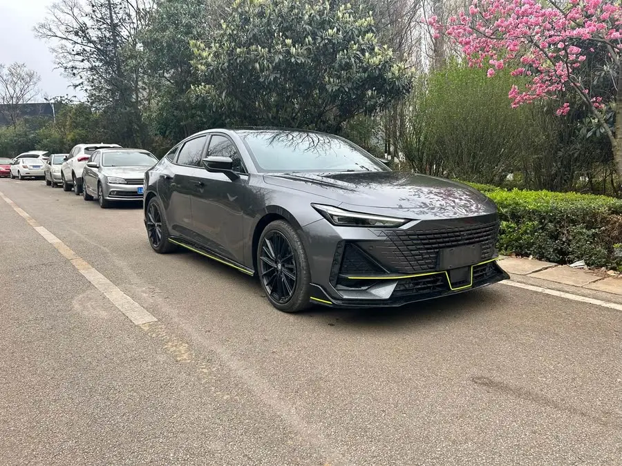 Changan UNI-V 2022 1.5T Sport Version