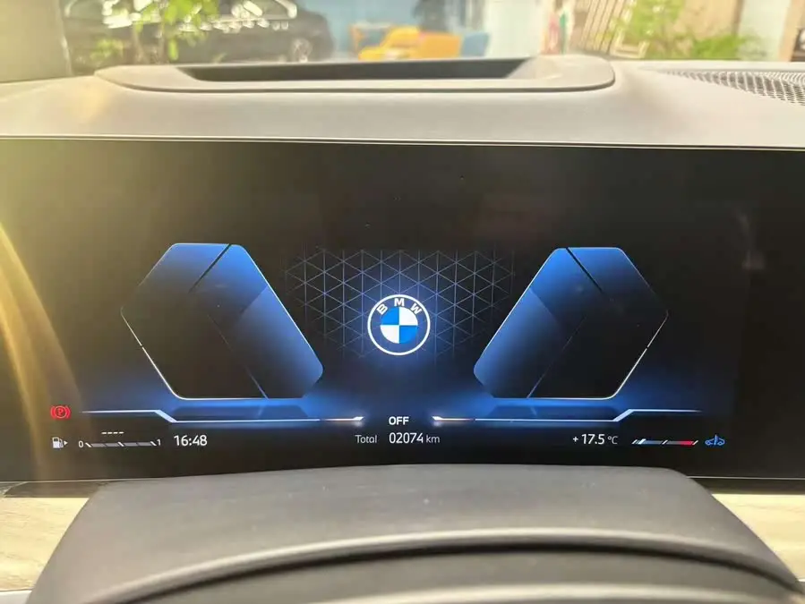 بي إم دبليو X7 2023 xDrive40i باقة M الرياضية التنفيذية