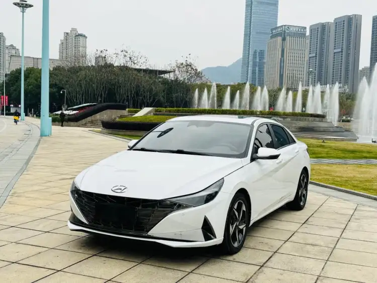 Elantra 2022 240TGDi DCT LUX Premium Edition