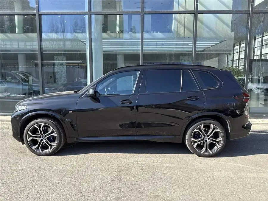 BMW X5 2023 xDrive 40Li Exclusive M Sport Night Package