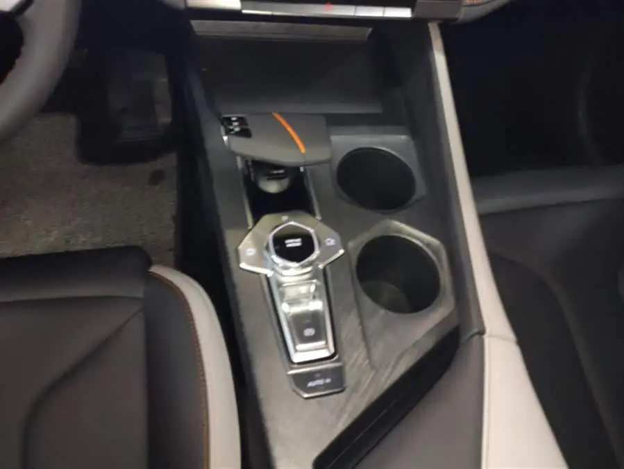 Changan UNI-V 2023 1.5T Premium