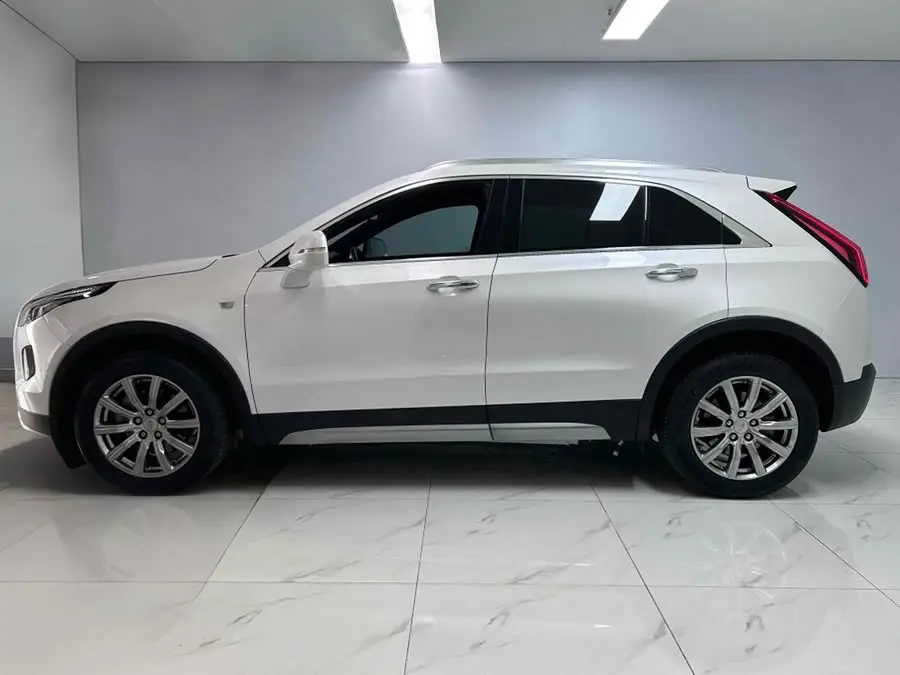 Cadillac XT4 2021 28T Two-Wheel Drive Premium