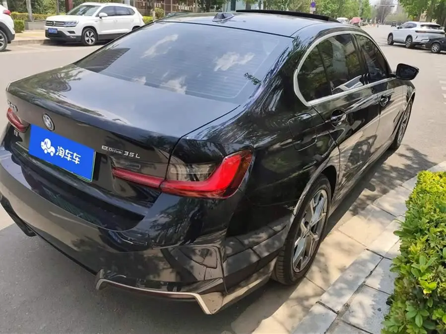 بي إم دبليو i3 2024 eDrive 35 L