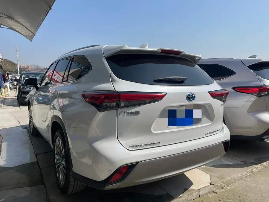 هايلاندر 2022 هايبرد 2.5 لتر دفع رباعي بريميوم 7 مقاعد