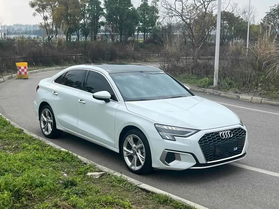 أودي A3 2021 طراز A3L ليموزين 35 TFSI إصدار الأناقة العصرية