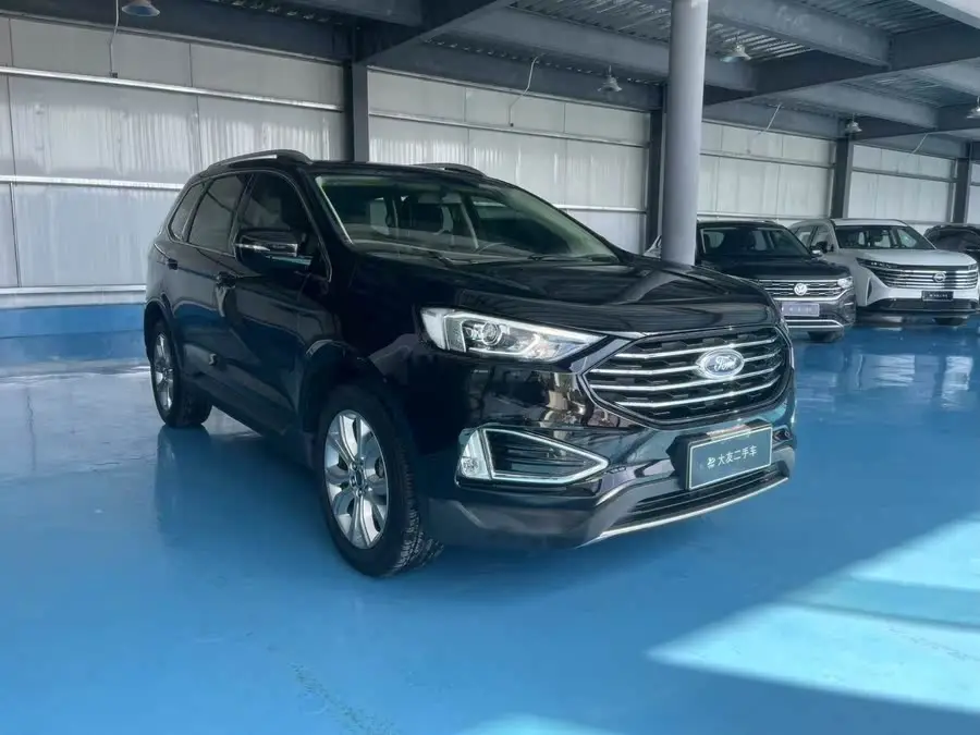 2020 Ford Edge EcoBoost 245 FWD Platinum 7-Seater