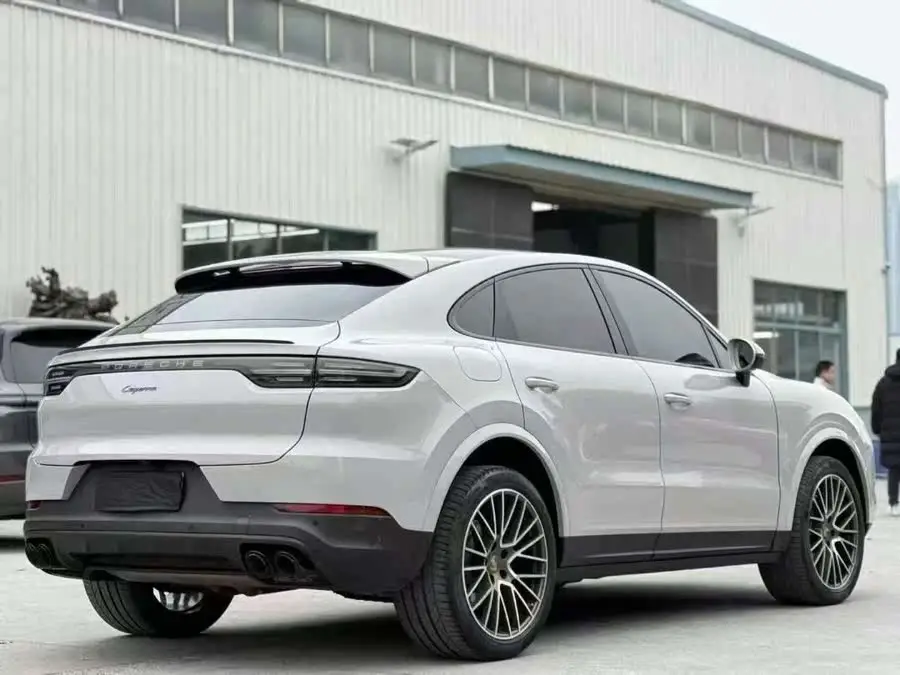 2023 Porsche Cayenne Coupé 3.0T Platinum Edition