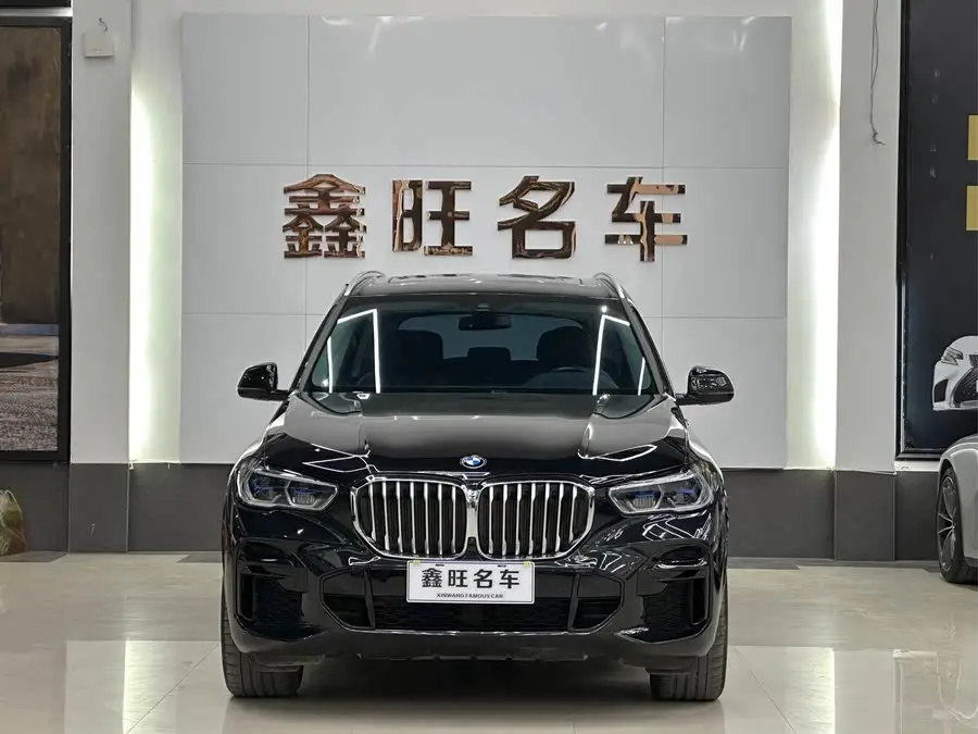 بي إم دبليو X5 2022 xDrive 30Li حزمة M الرياضية المميزة