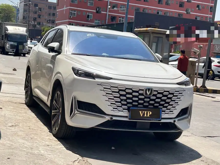 شانغهاي UNI-K 2021 2.0T الفاخرة