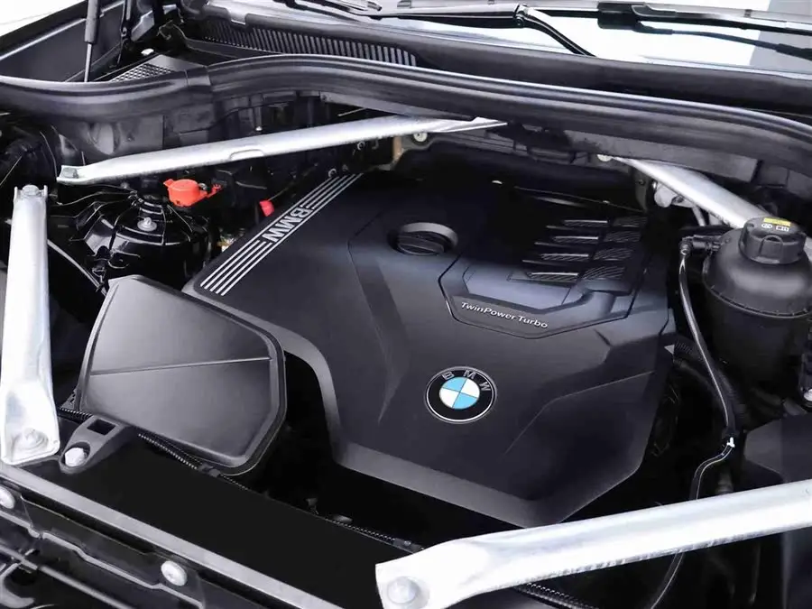 بي إم دبليو X5 2022 طراز مُجدد xDrive 30Li حزمة M الرياضية