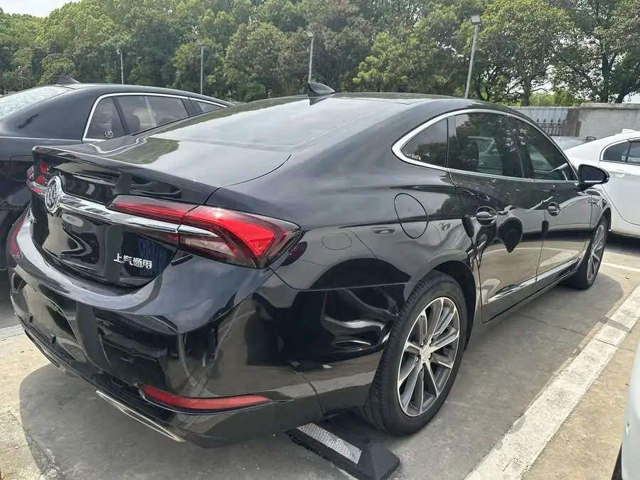 بيوك لاكروس 2021 652T الفاخرة