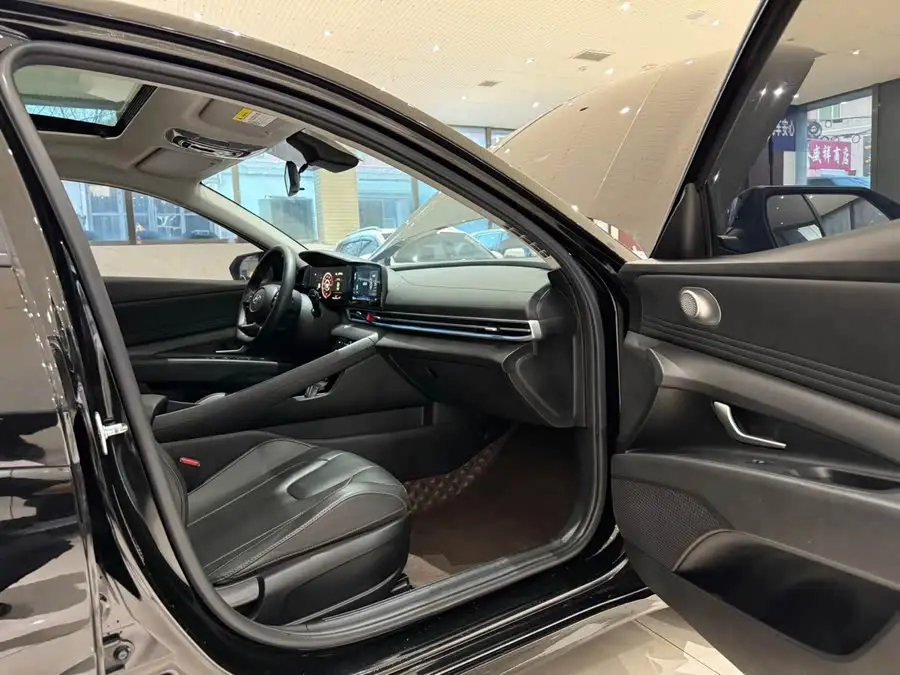 إيلانتر 2022 1.5 لتر CVT LUX إصدار الفارس الأسود المحدود