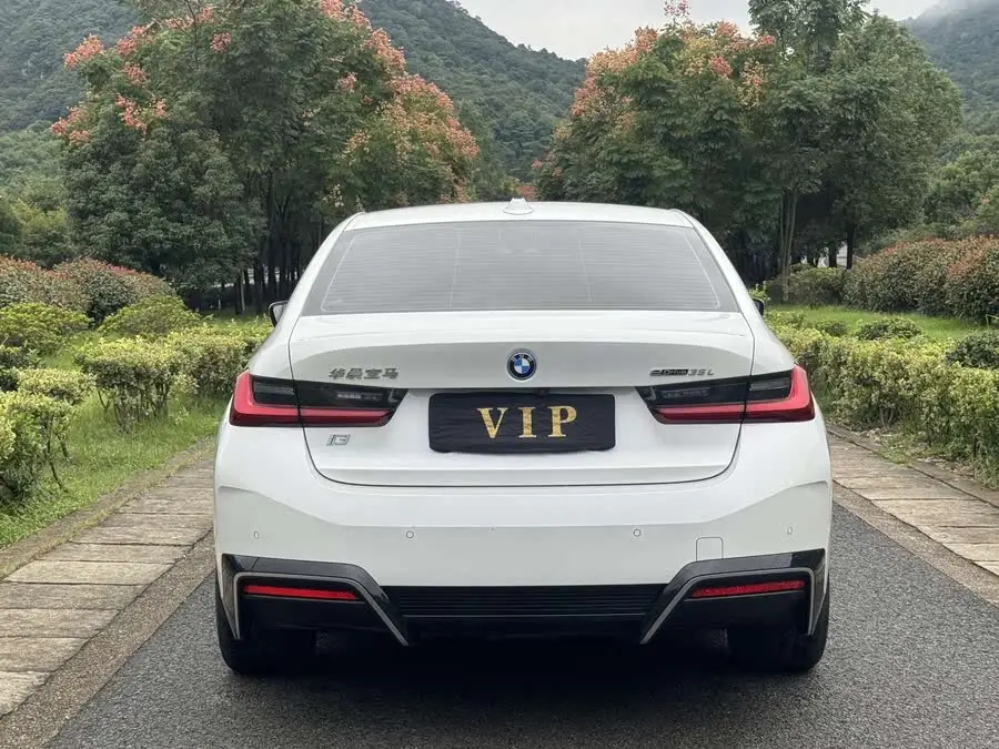 بي إم دبليو i3 2024 eDrive 35 L