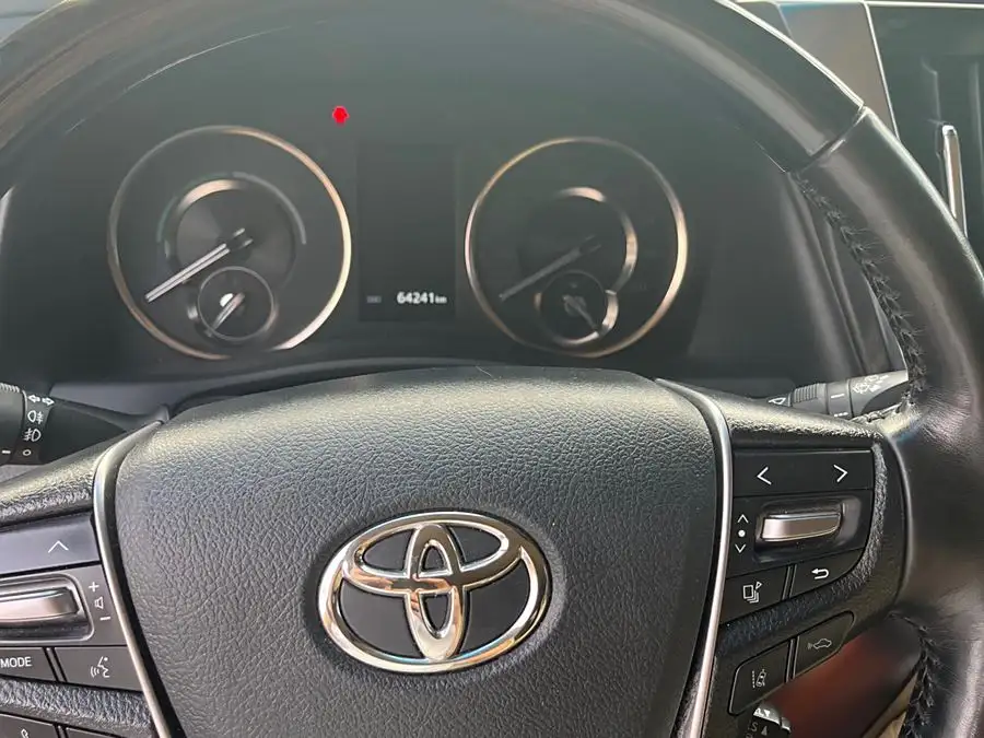 ألـفارد 2020 هايبرد 2.5 لتر فاخرة