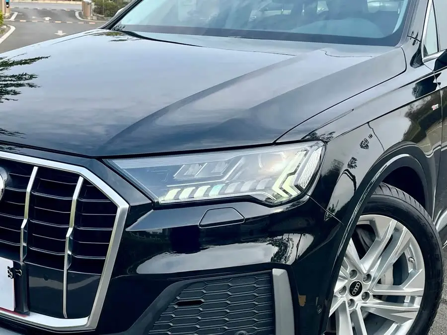 Audi Q7 2023 45 TFSI quattro S line Sport